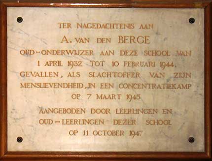 Gedenkplaat A. v.d. Berge
