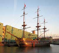 Welk VOC schip was groter dan de Nieuw Hoorn?
